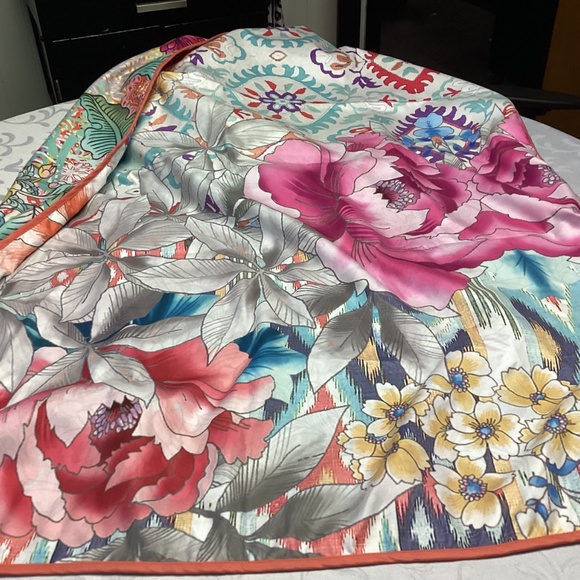 JOHNNY  WAS.  BEACH BLANKET NEW WITH BAG. FISHES FLOWERS - Picture 11 of 12